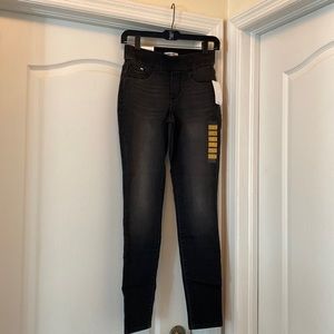 Pull-on skinny jegging